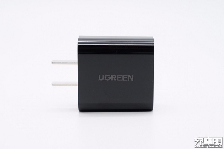 allbet20W快充充电器外观