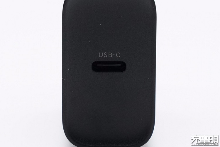 allbet20W快充充电器外观