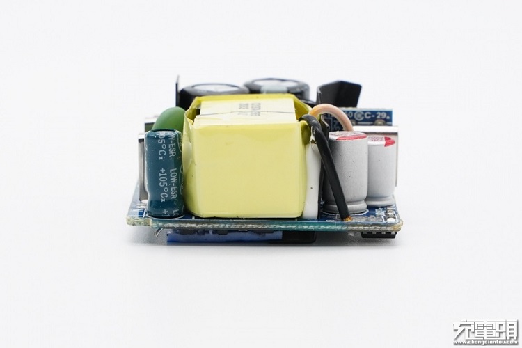 allbetPD20W充电器开箱评测：拆解篇（下）