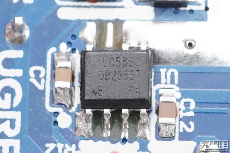 allbetPD20W充电器开箱评测：拆解篇（下）