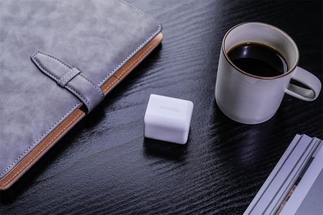 allbet30W氮化镓充电器评测：这或许是iPhone13Pro的最佳搭档